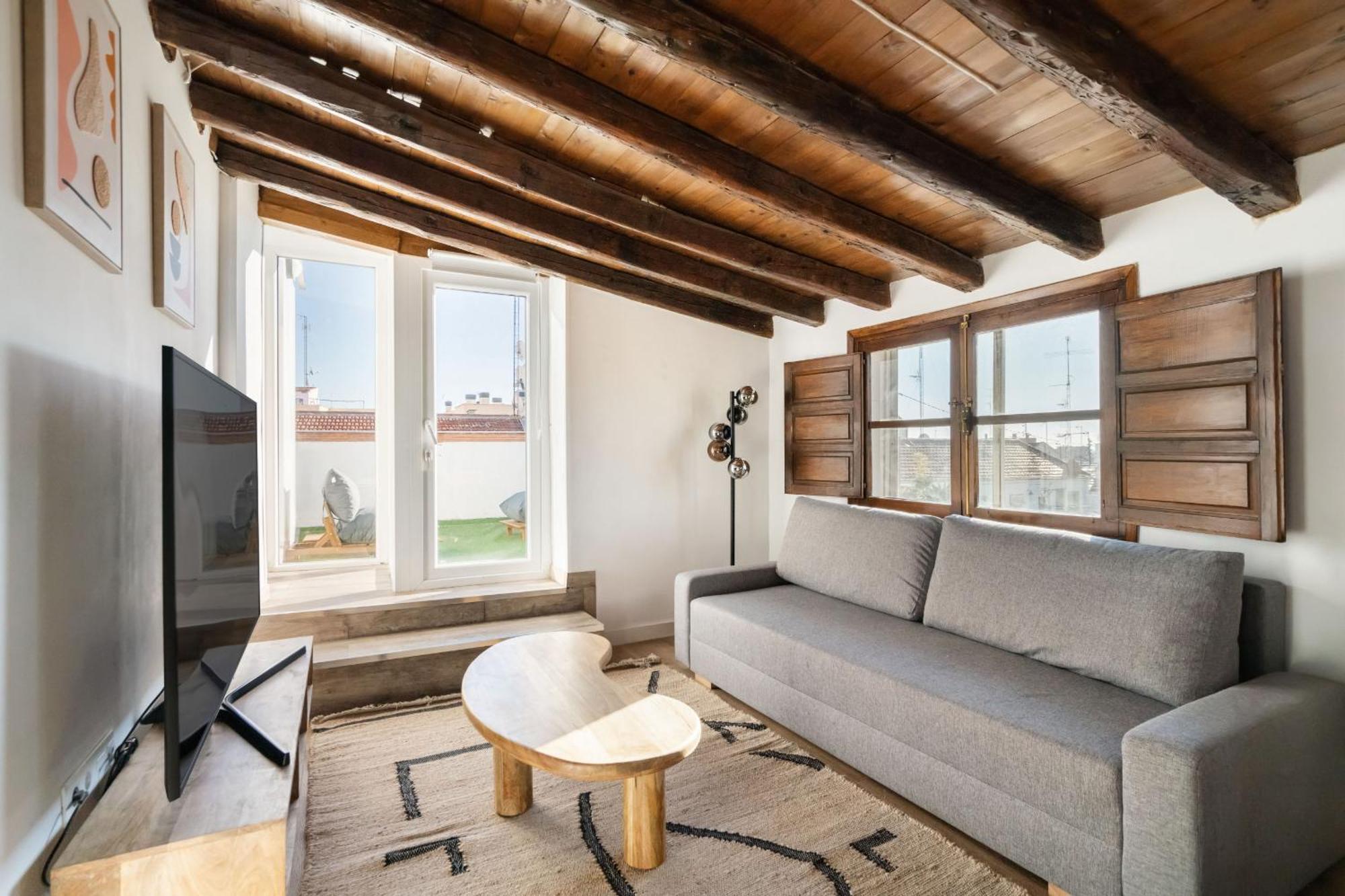 Appartement Atico Con Terraza En Lavapies Alquiler Temporal à Madrid Extérieur photo