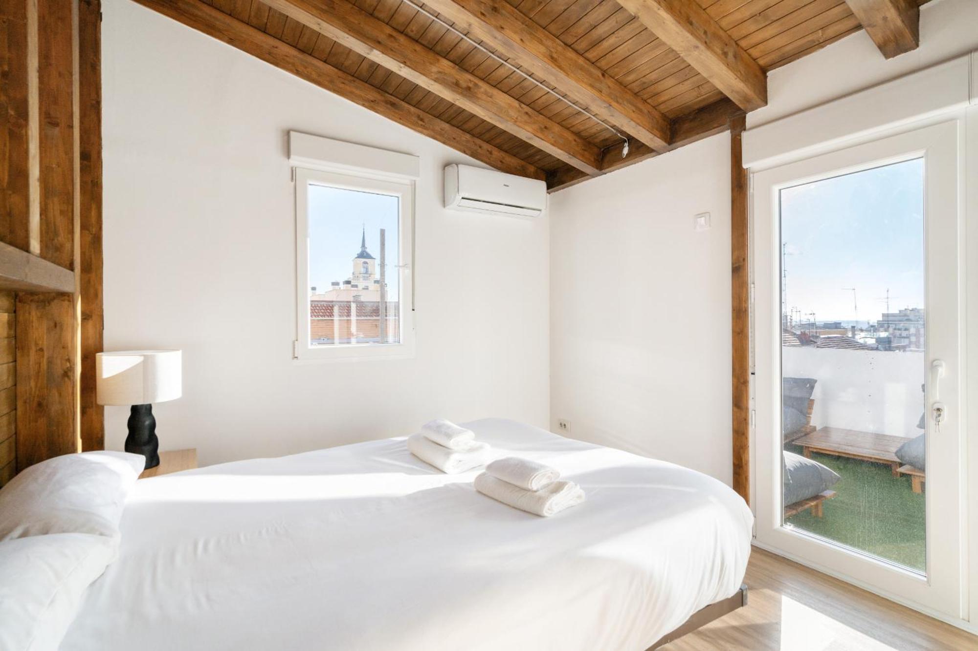 Appartement Atico Con Terraza En Lavapies Alquiler Temporal à Madrid Extérieur photo