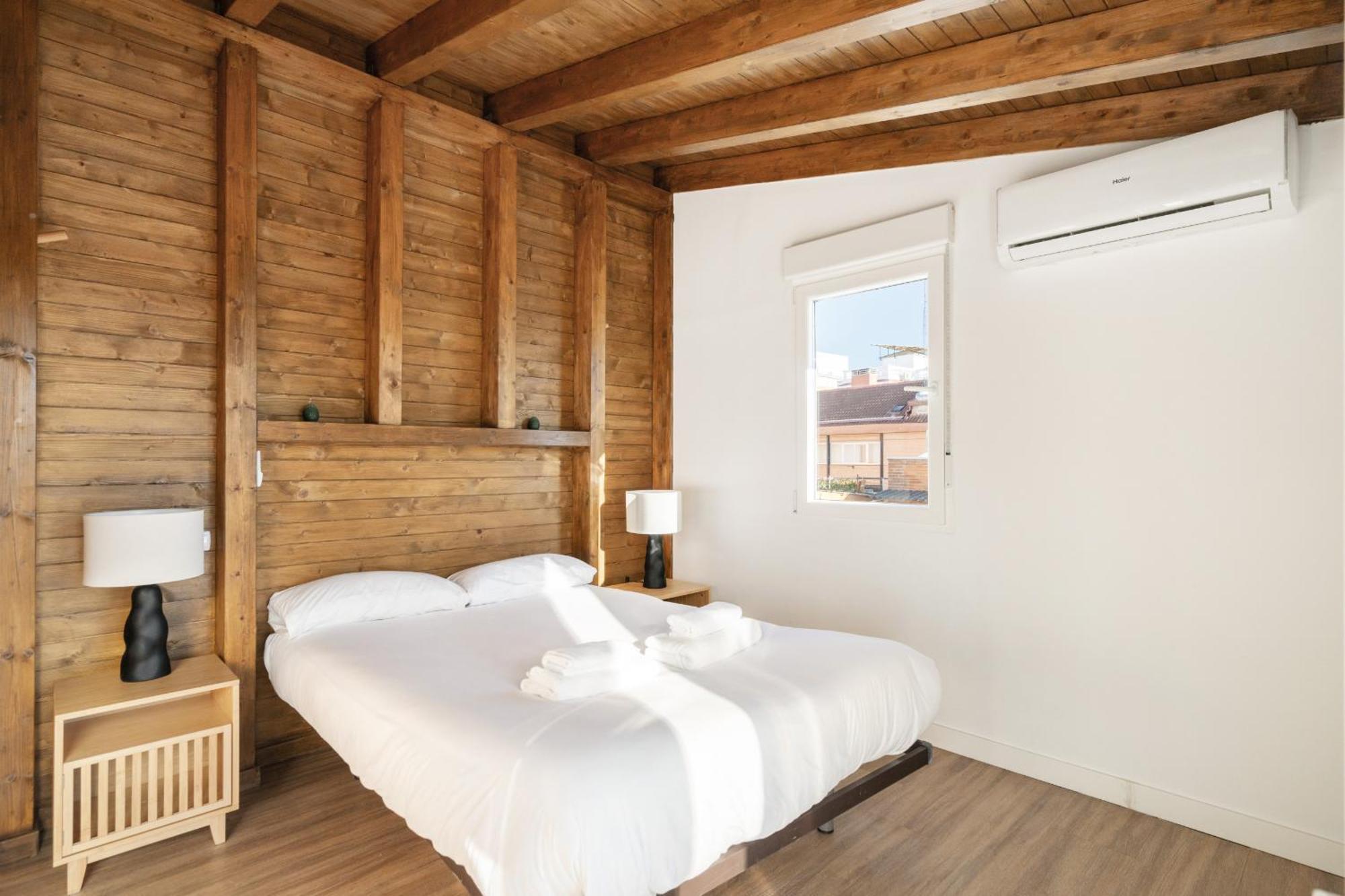 Appartement Atico Con Terraza En Lavapies Alquiler Temporal à Madrid Extérieur photo